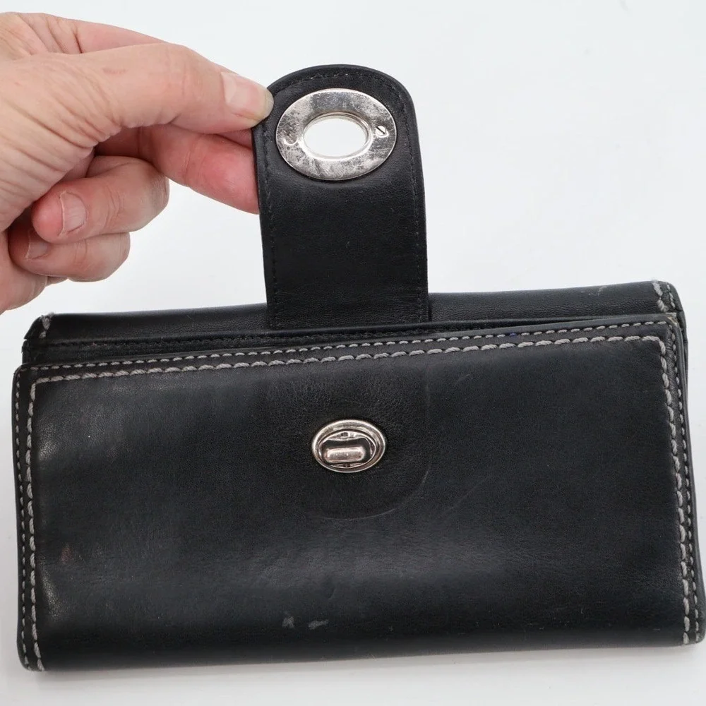Legacy Coach Turnlock Wallet Black Topstitching ID‎ Card Slots Outer Pockets